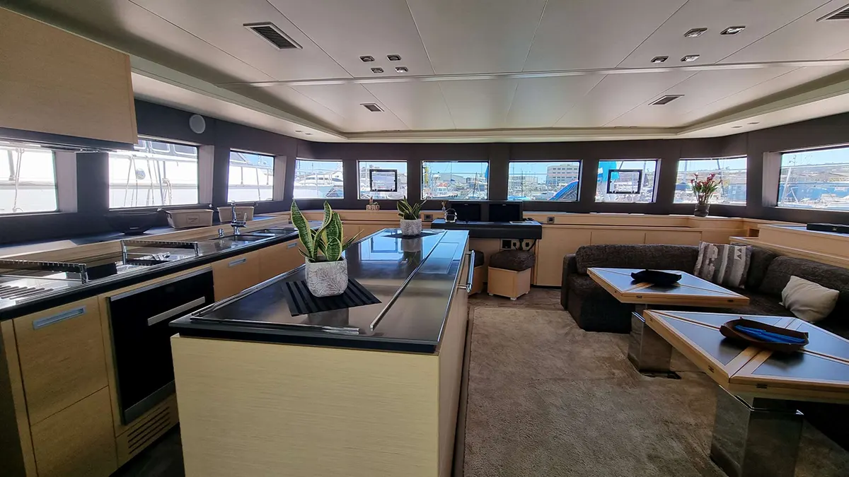 Lagoon 630 (2016)