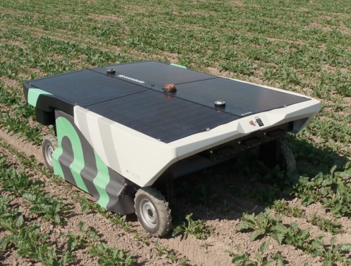 EcoRobotix EVO robotic weeder in action by spotspraying