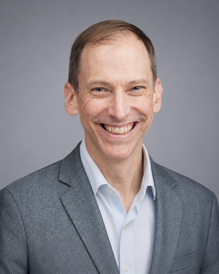 headshot_06.jpg