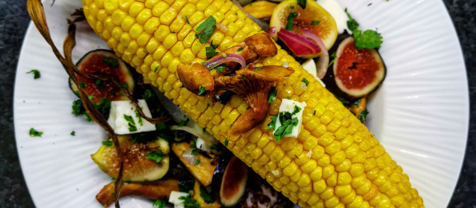 Maïs grillé, quinoa à la feta, champignons & figues fraîches