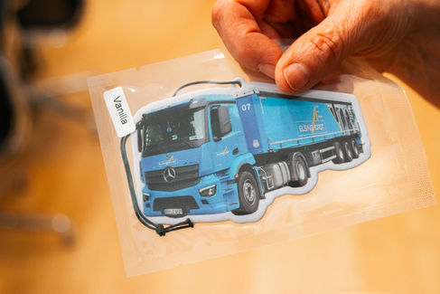 Ein Bild von einem LKW.