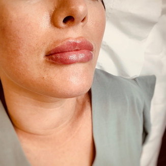 Mirror Aesthetic Lips by Christine.jpeg