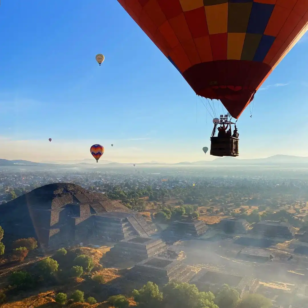 viajar-en-globo-aerostatico-2022.webp