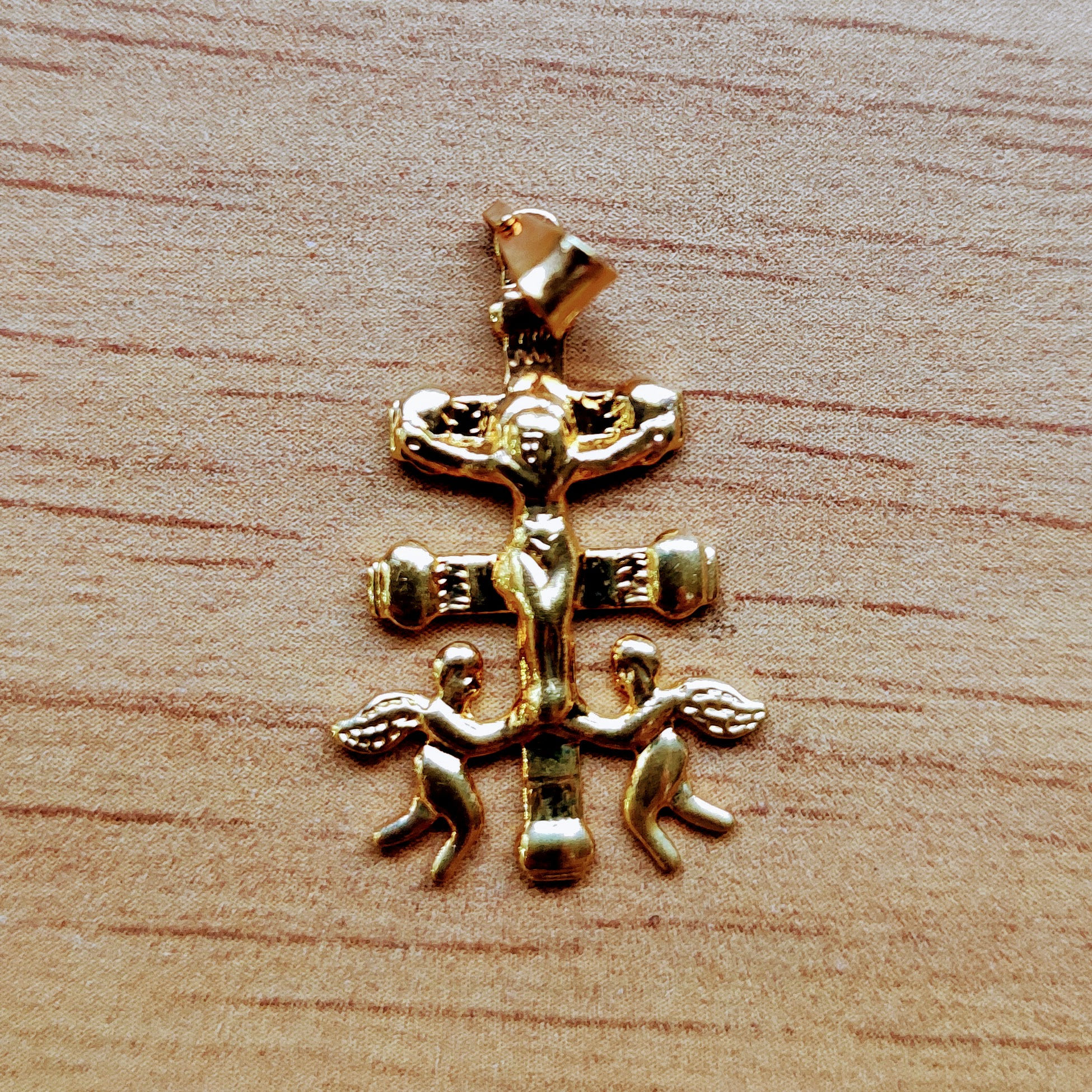 PINGENTE CRUZ DE CARAVACA FOLHEADA OURO 25MM