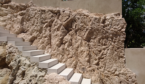 Habillage mur Escalier Faux rochers. HARTEC SUD