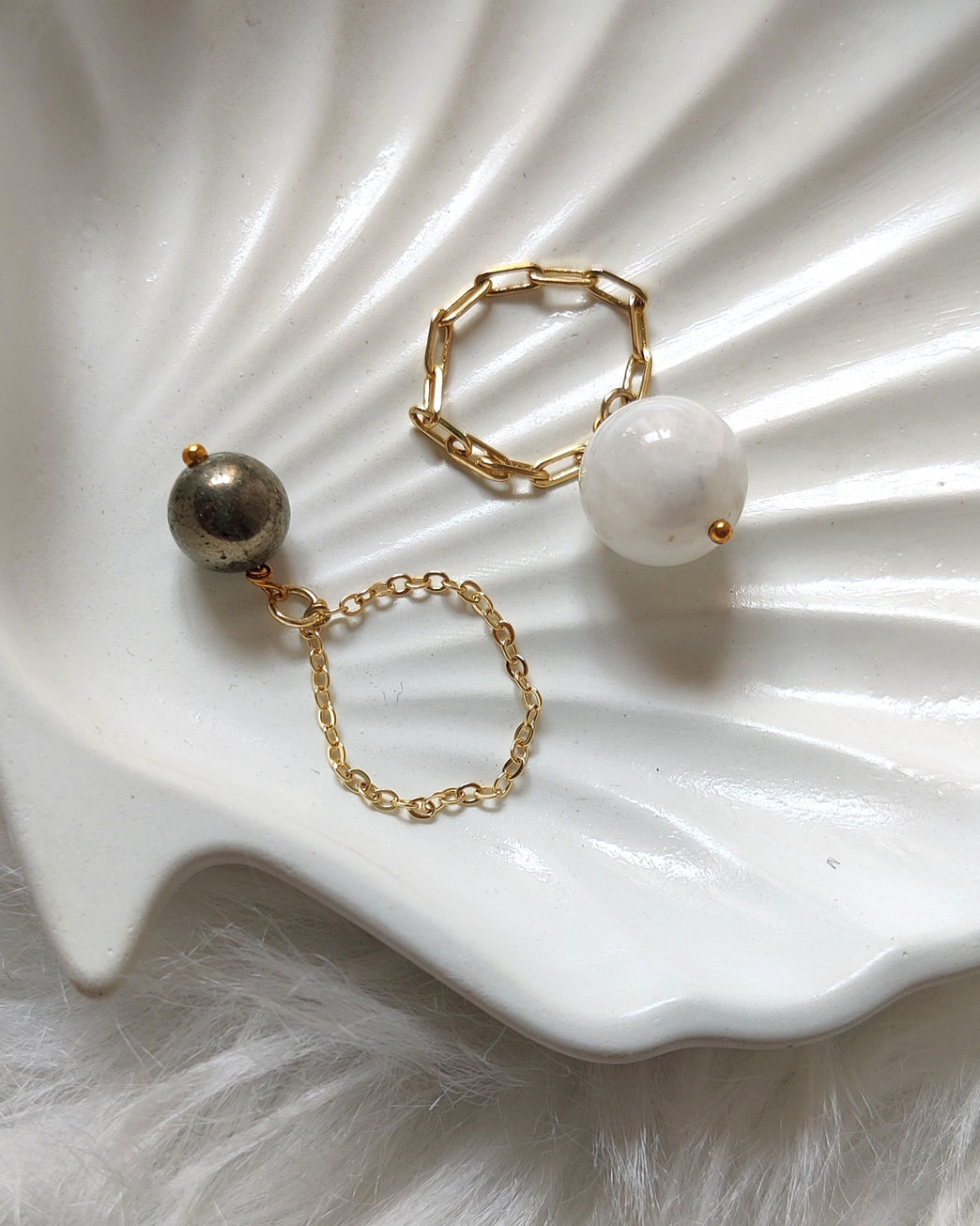 Handmade moonstone ring by Moon’s Tribe