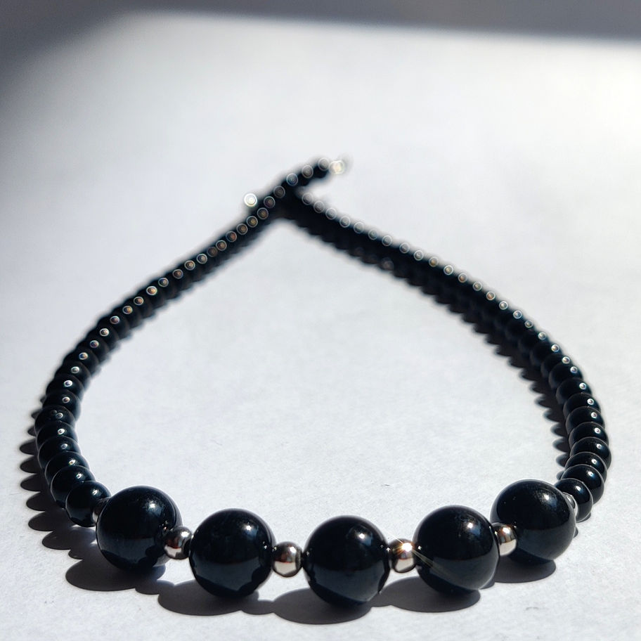 Black tourmaline necklace for protection and grounding by Moon's Tribe