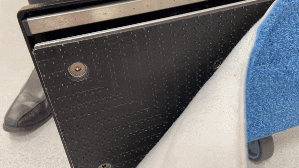 Apply a range of Floor Pads to this Oscillating Floor Cleaning Machine