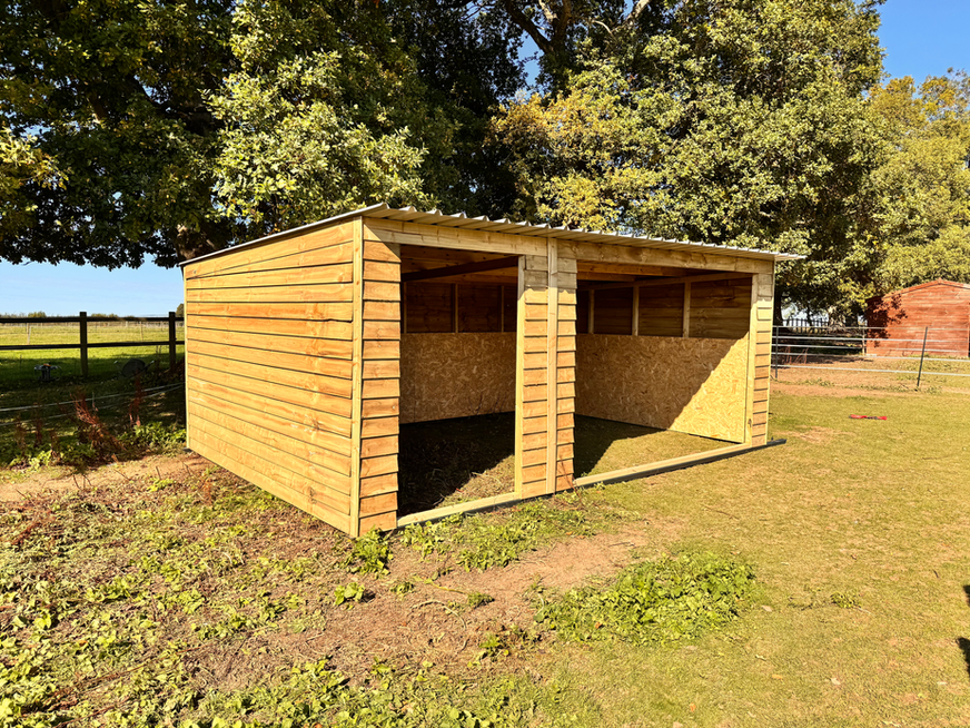 18 x 12 Field Shelter for horses and livestock in Hampshire - view 2