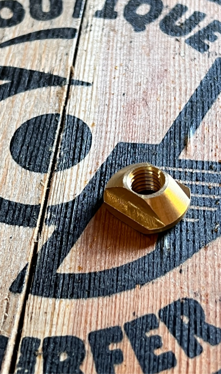 T-nuts carré M6 M8 Laiton