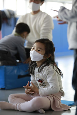 서로사랑의교회 어린이주일학교-2021년 12월 5일 유치부예배사진-37541540430