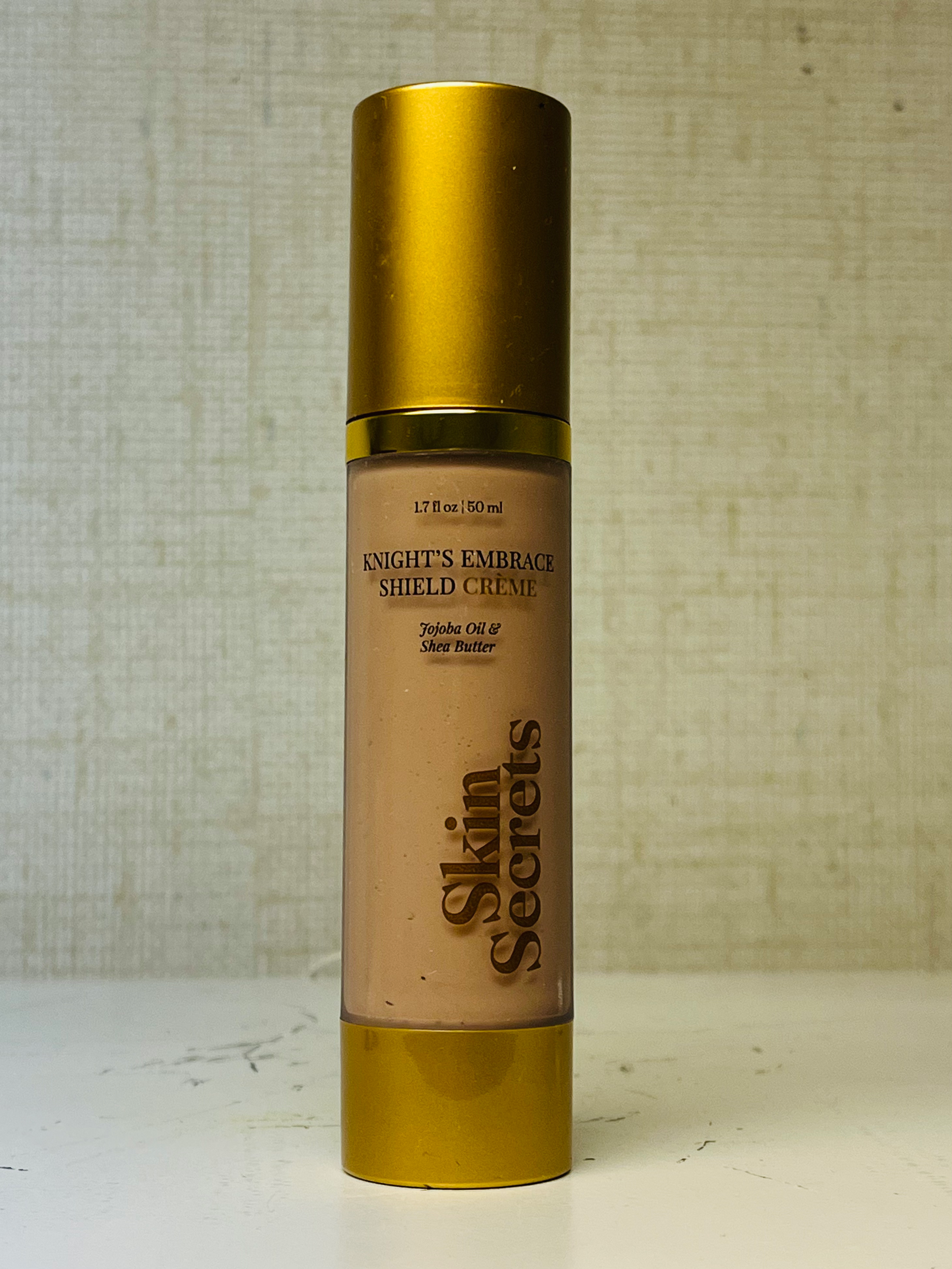 Knight’s Embrace Shield Crème