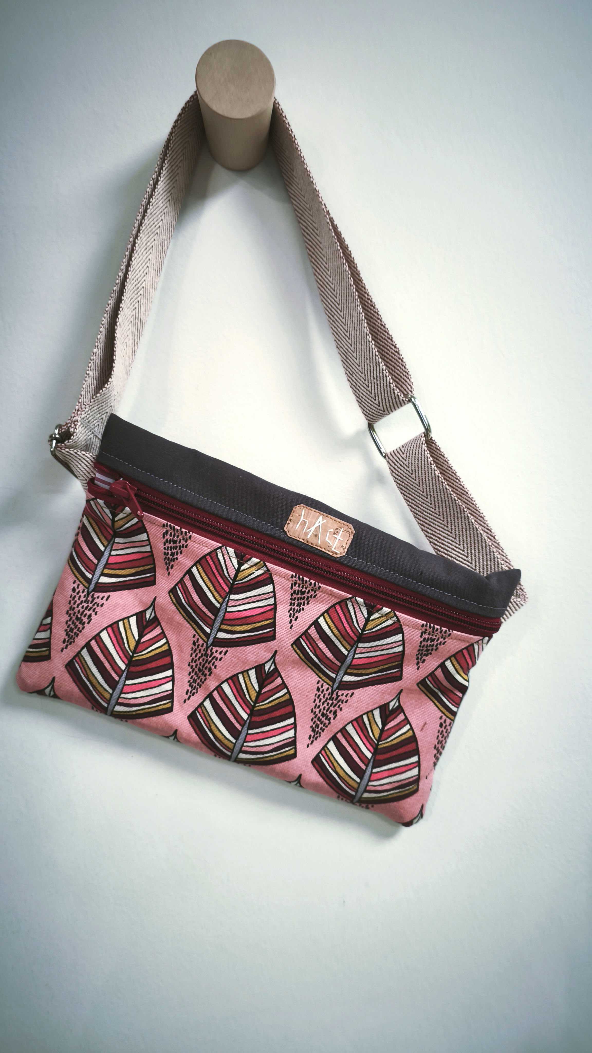 το BOHO LEAVES τσαντάκι μέσης / χιαστί