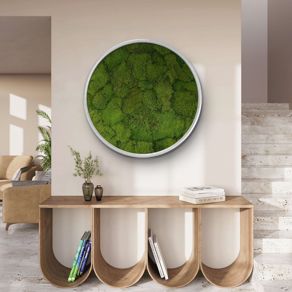 Miniatura: Sfera Prato di Muschio con cornice bianca su parete d’ingresso minimalista, sopra una consolle in legno dal design moderno.