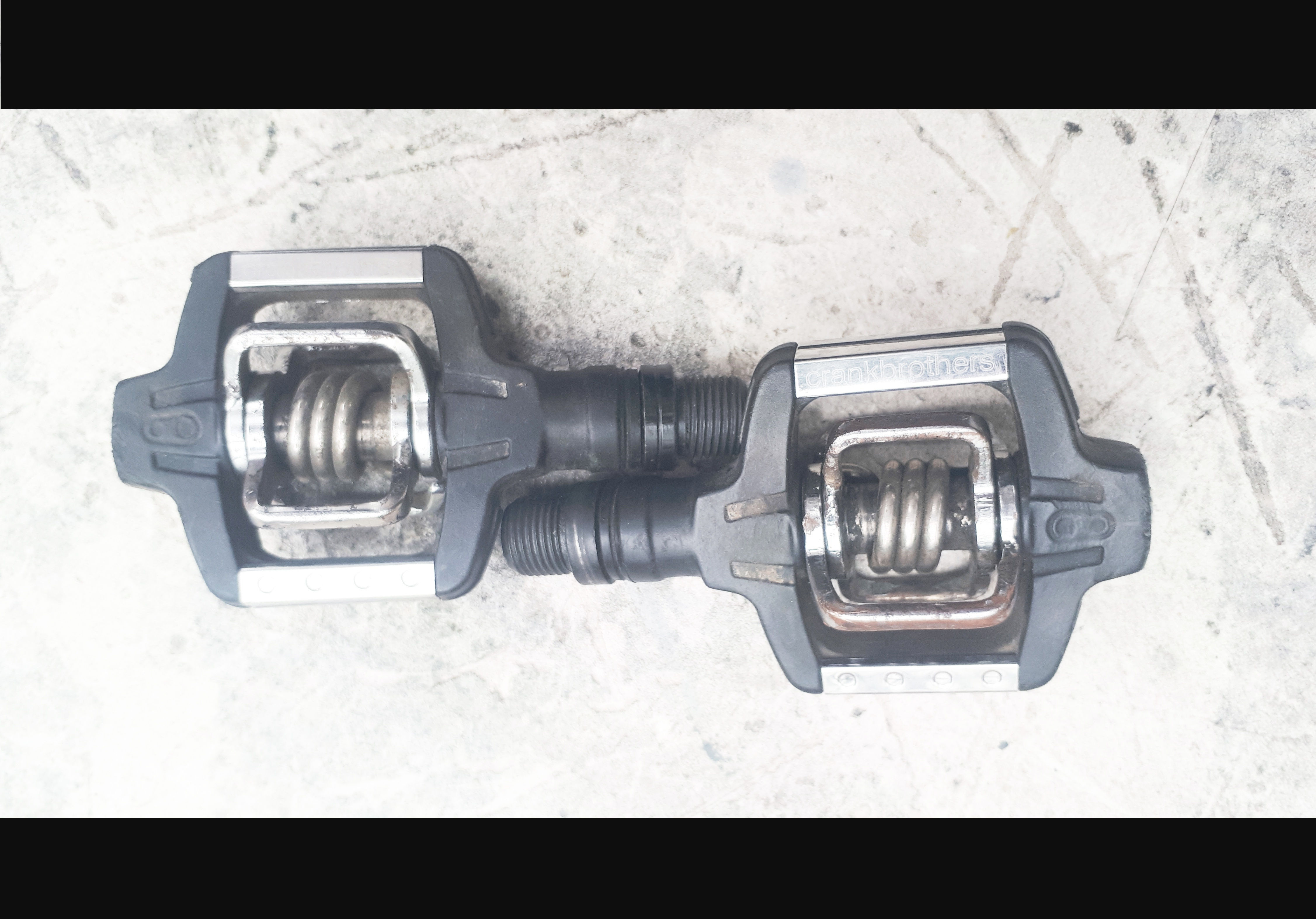 Pédales automatiques VTT Crankbrothers – 312 g la paire