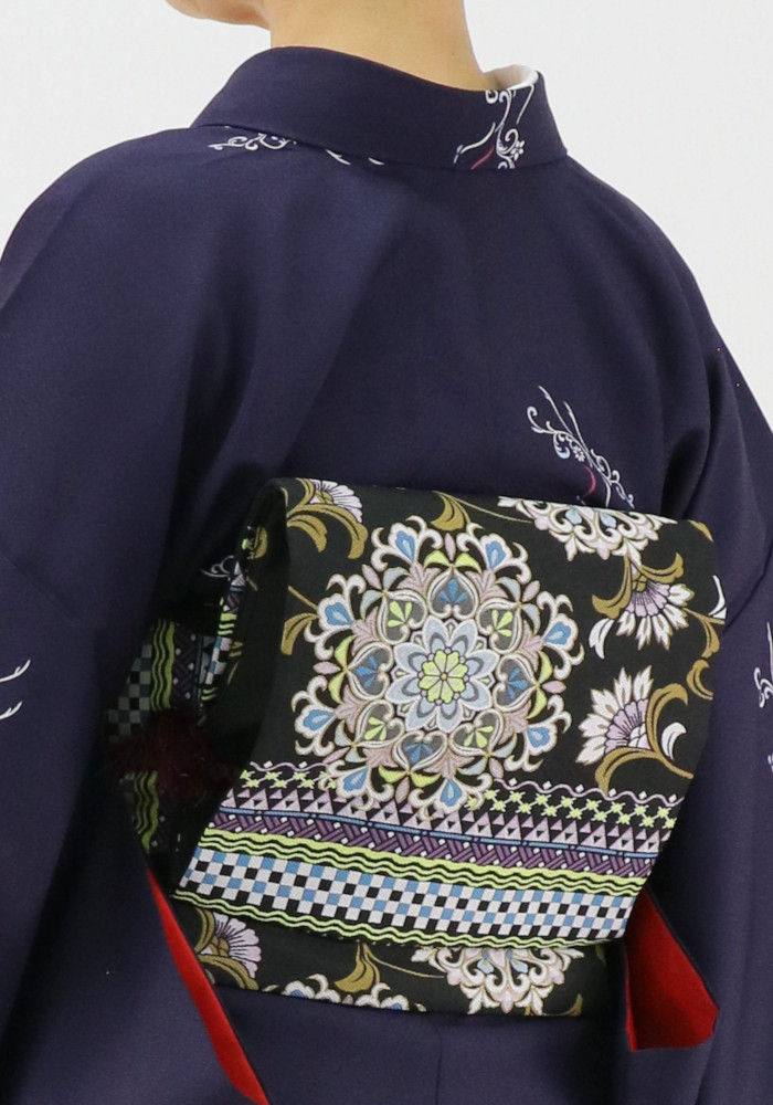 サムネイル： Kimono that anyone can easily put on by themselves.（錦舞鶴-渋い深紫）