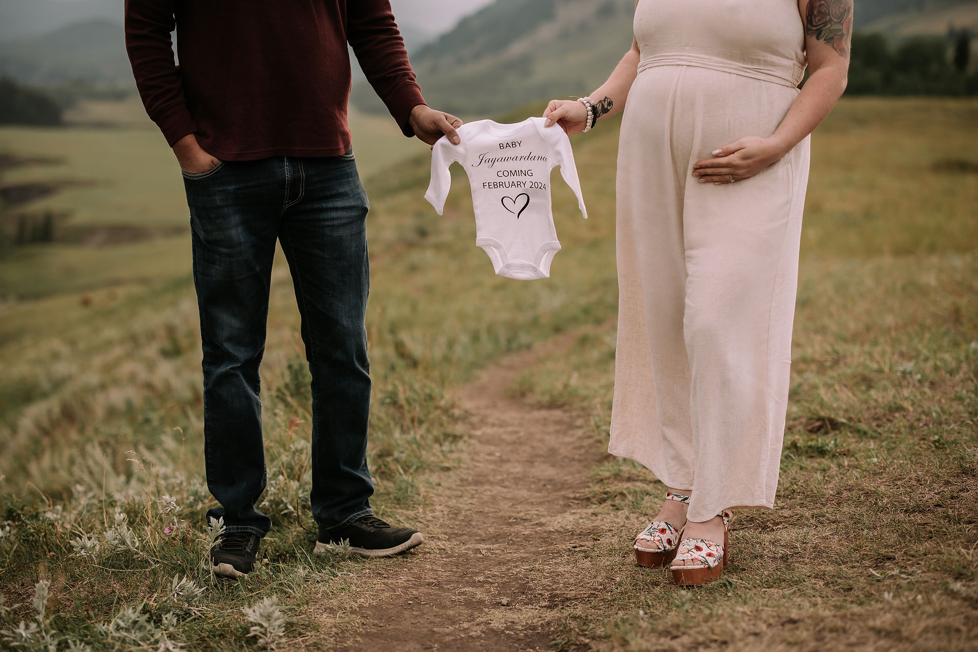 Big Horn Kananaskis Pregnancy Announcement Photos by Red Bloom Photography