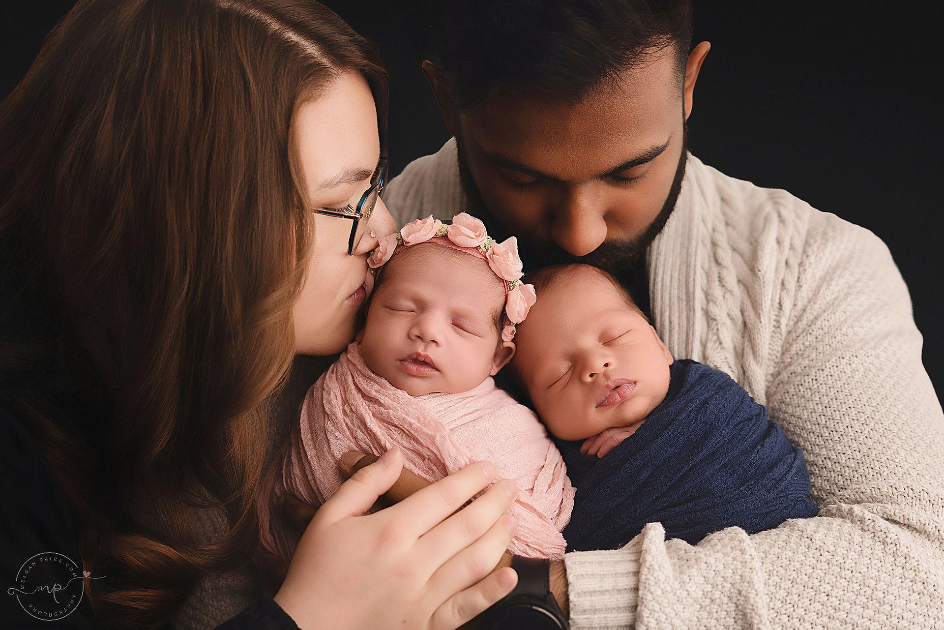 Newborn Twin Photography in Calgary and Airdrie Alberta - Meagan Paige photography