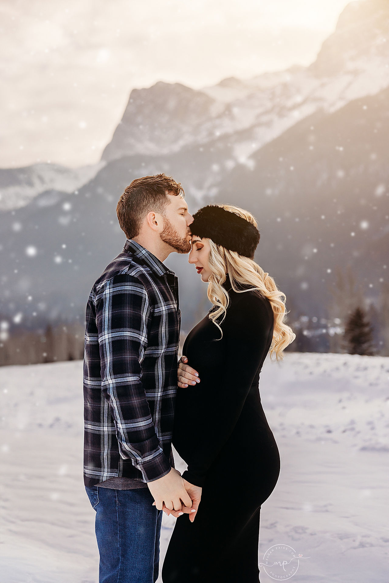 Snowy Maternity Session in Quarry Lake, Canmore - Airdrie Baby Photographer