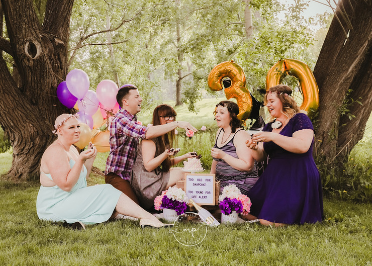 Calgary Cake Smash Photographer, calgary photographer, birthday photoshoot near me