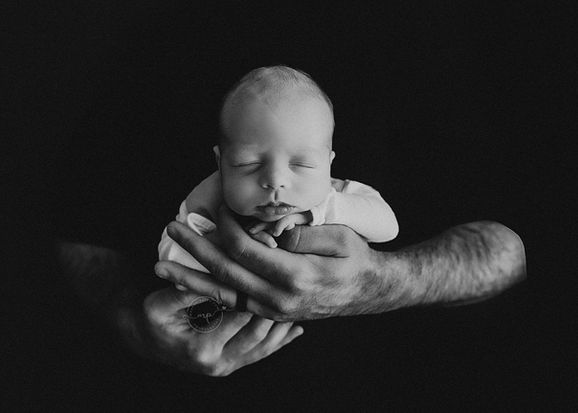newborn photography in calgary, newborn portraits near me, calgary baby photographer