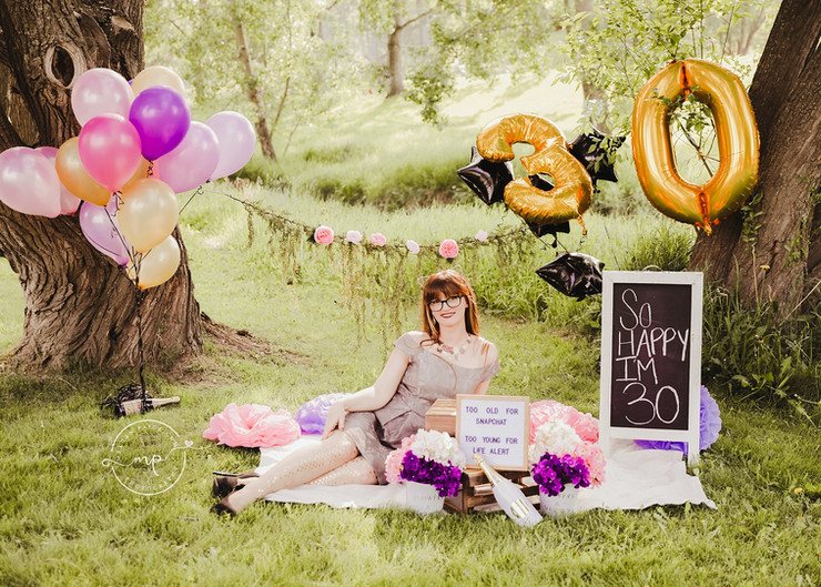 Calgary Cake Smash Photographer, calgary photographer, birthday photoshoot near me