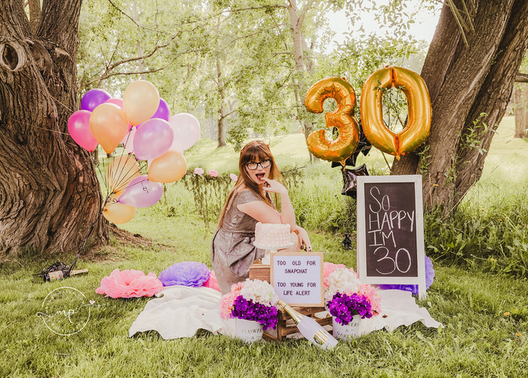 Calgary Cake Smash Photographer, calgary photographer, birthday photoshoot near me