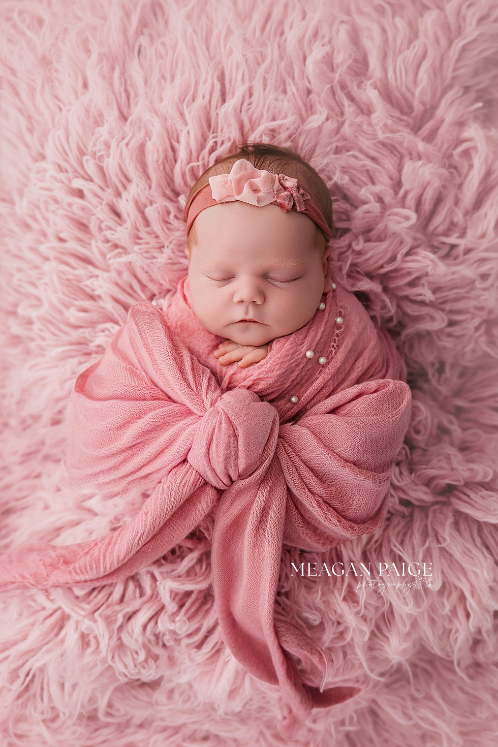 Cozy Family Newborn Session | Airdrie + Calgary Baby Photographer
