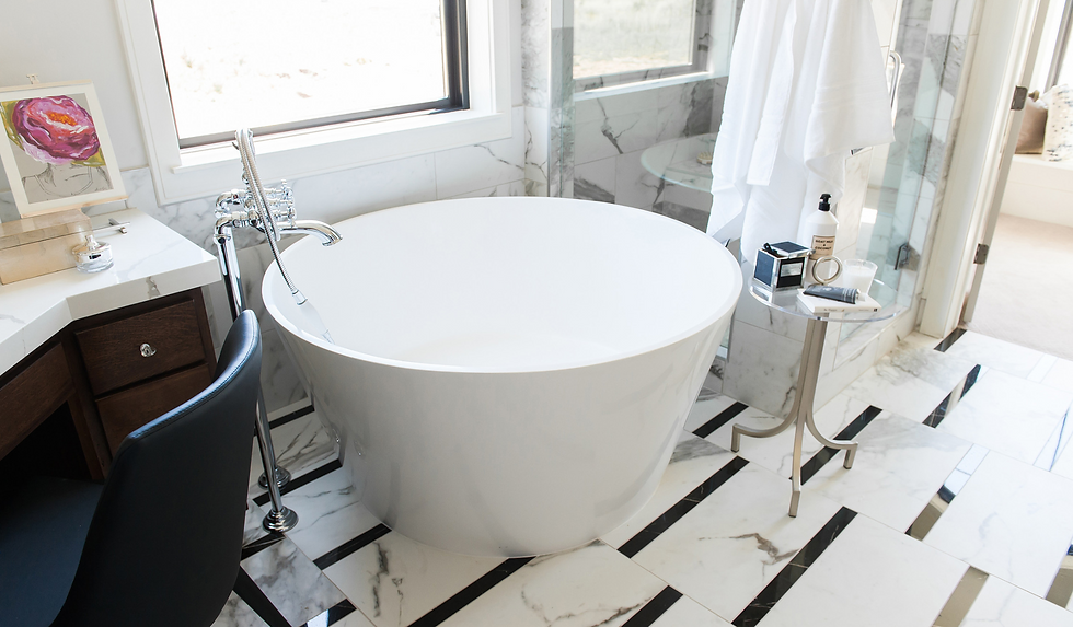 black stripe marble detail bathroom