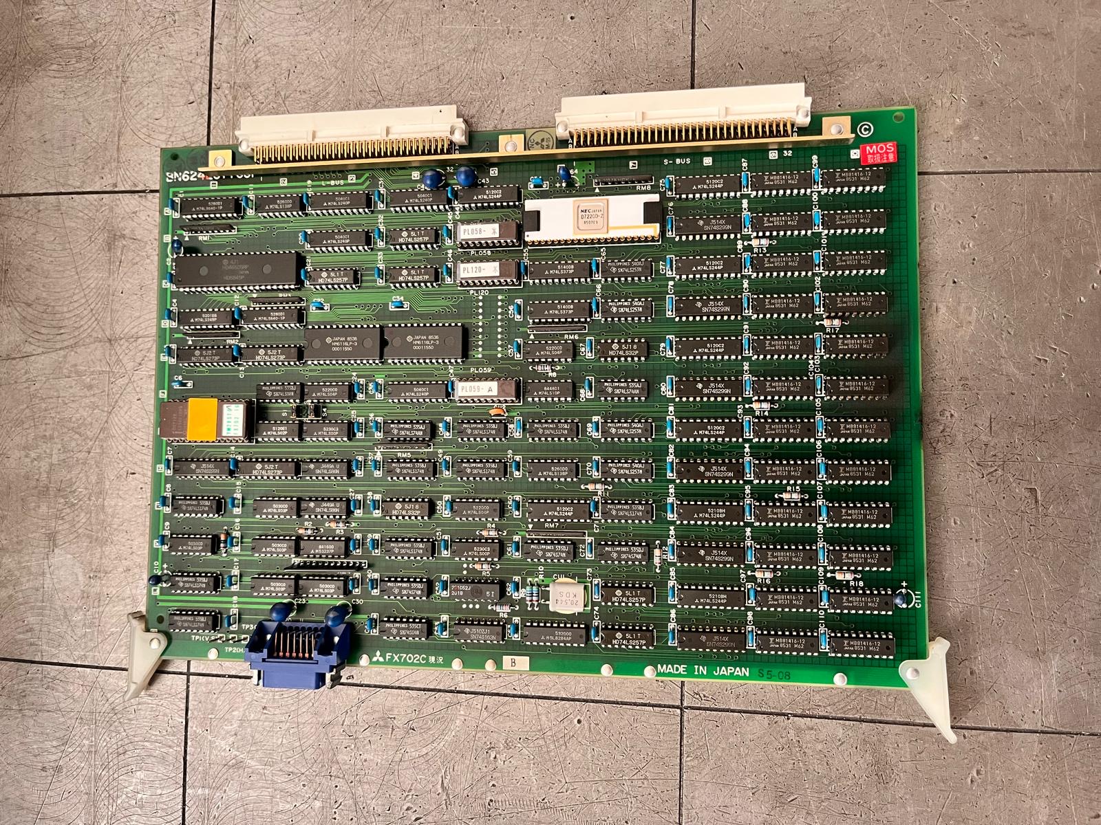 MITSUBISHI FX702C — Platine