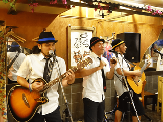 東京 島のわ通信 協力店にて石垣島アーティスト「きいやま商店」のシークレットPRライブが行われました。