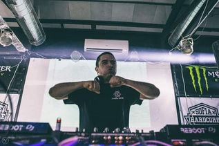 Филип Дойнов -усмивката зад пулта! Креативният ум, който не спира да изненадва със своите идеи!