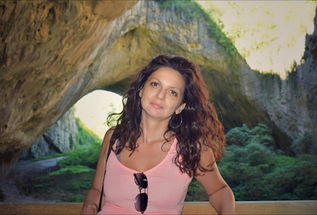 Невидимите красоти на запечатаните с любов цветни мигове на Василена Григорова