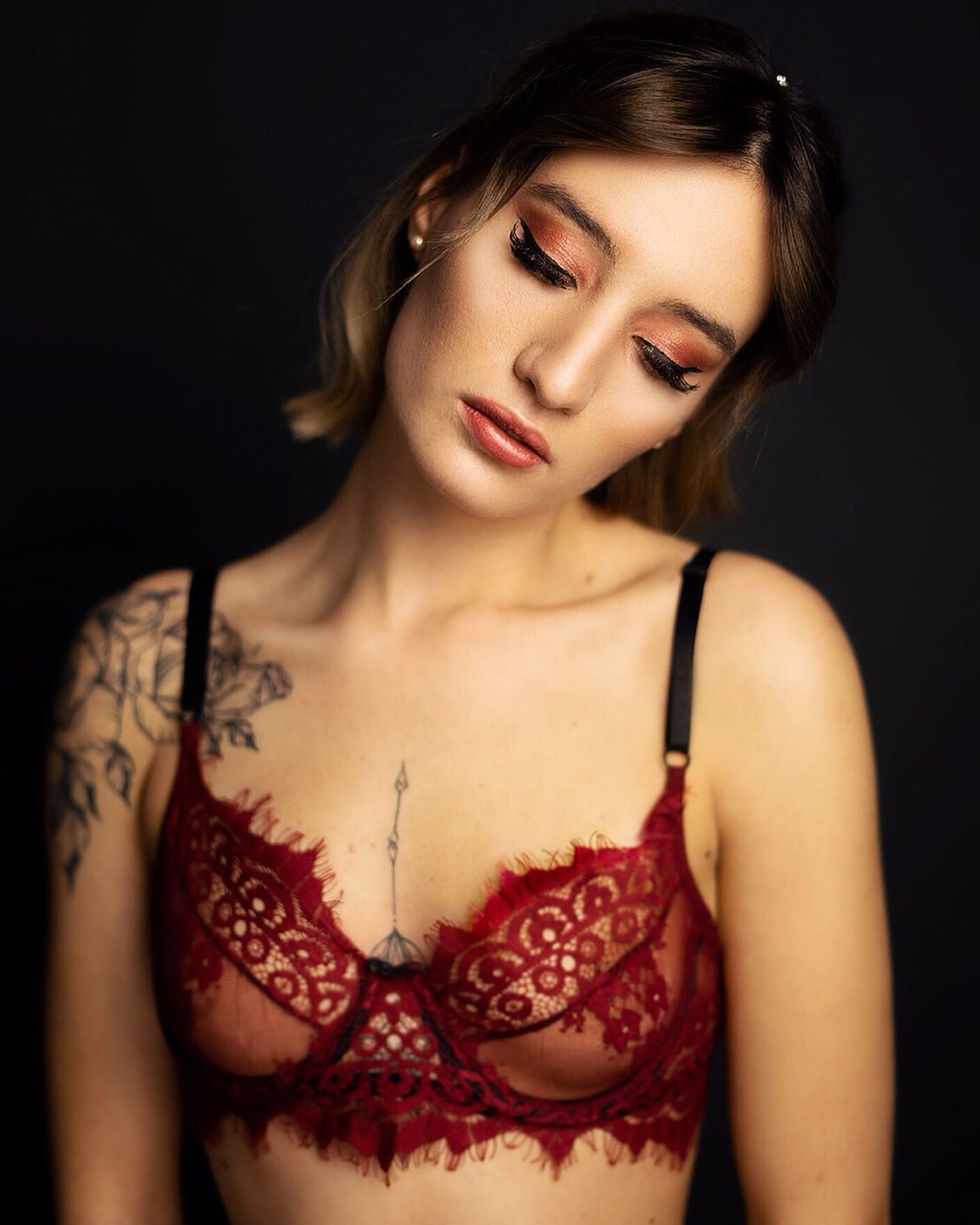 Close-up beauty portrait of a woman captured by a professional photographer in Rosenheim, highlighting natural beauty and fac