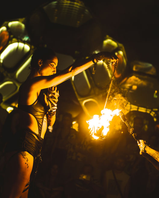 Fire rope dart, fire show, fire spinning