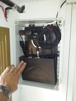 משדר אלחוטי לבית ספר