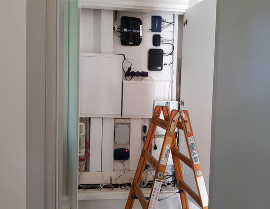 סידור ארון תקשורת