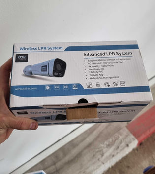 מצלמת Wireless LPR System של PALGATE לפני התקנה לזיהוי לוחיות רישוי בחניונים
