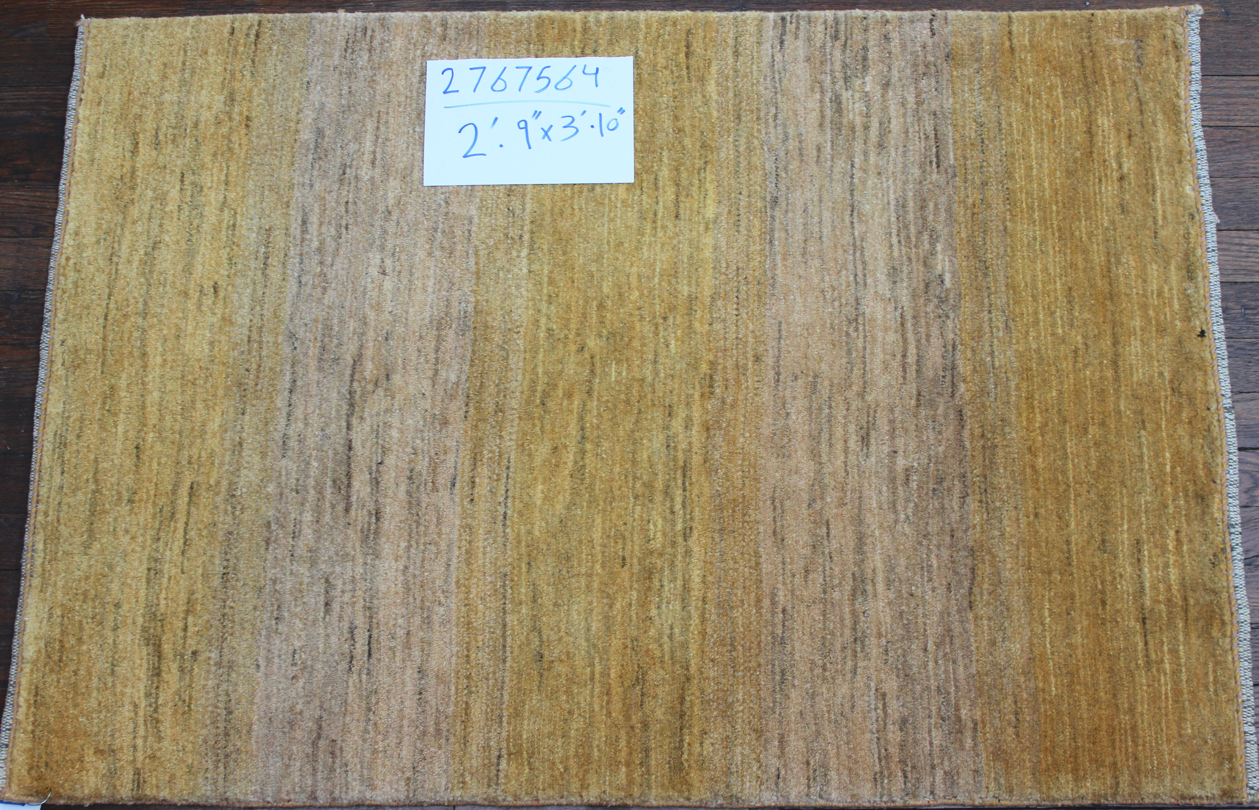 Fine Persian Hand-made Rug (#2767564)