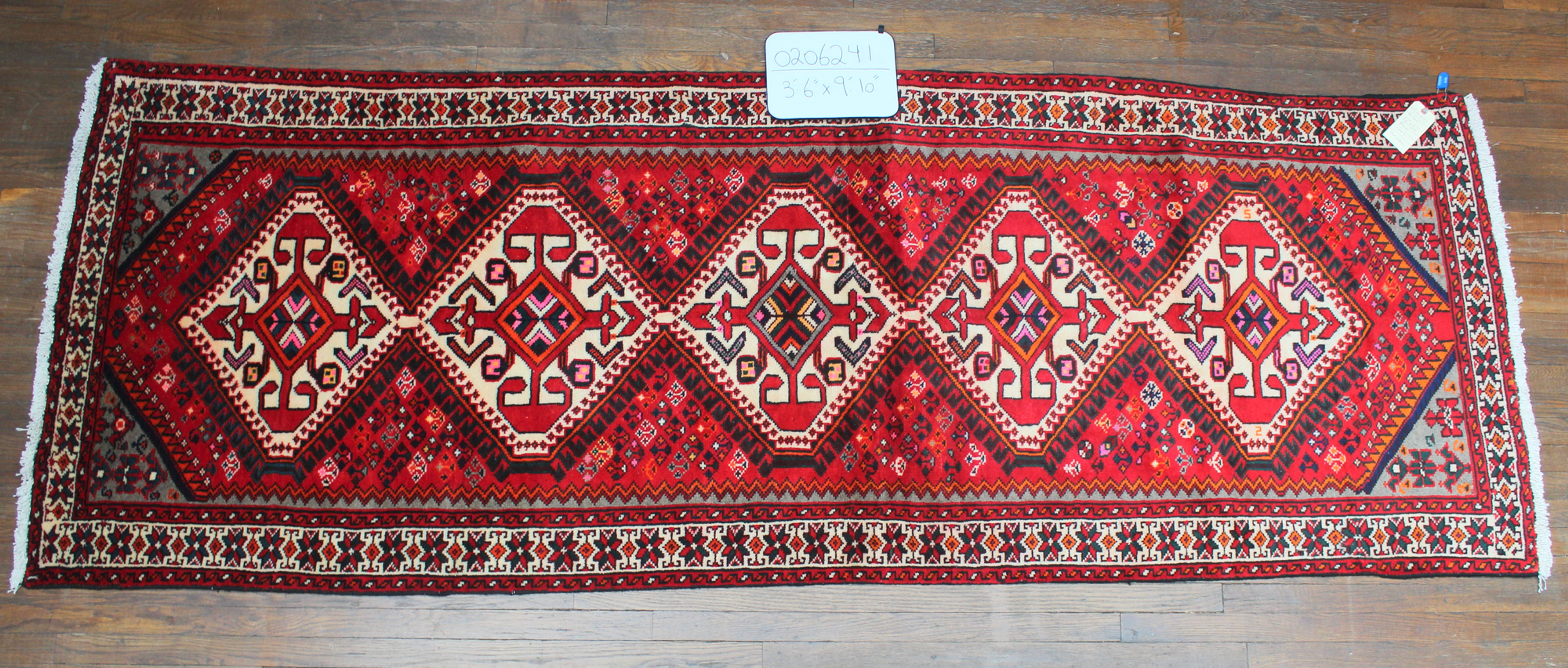 Fine Persian Hand-made Rug (#0206241)