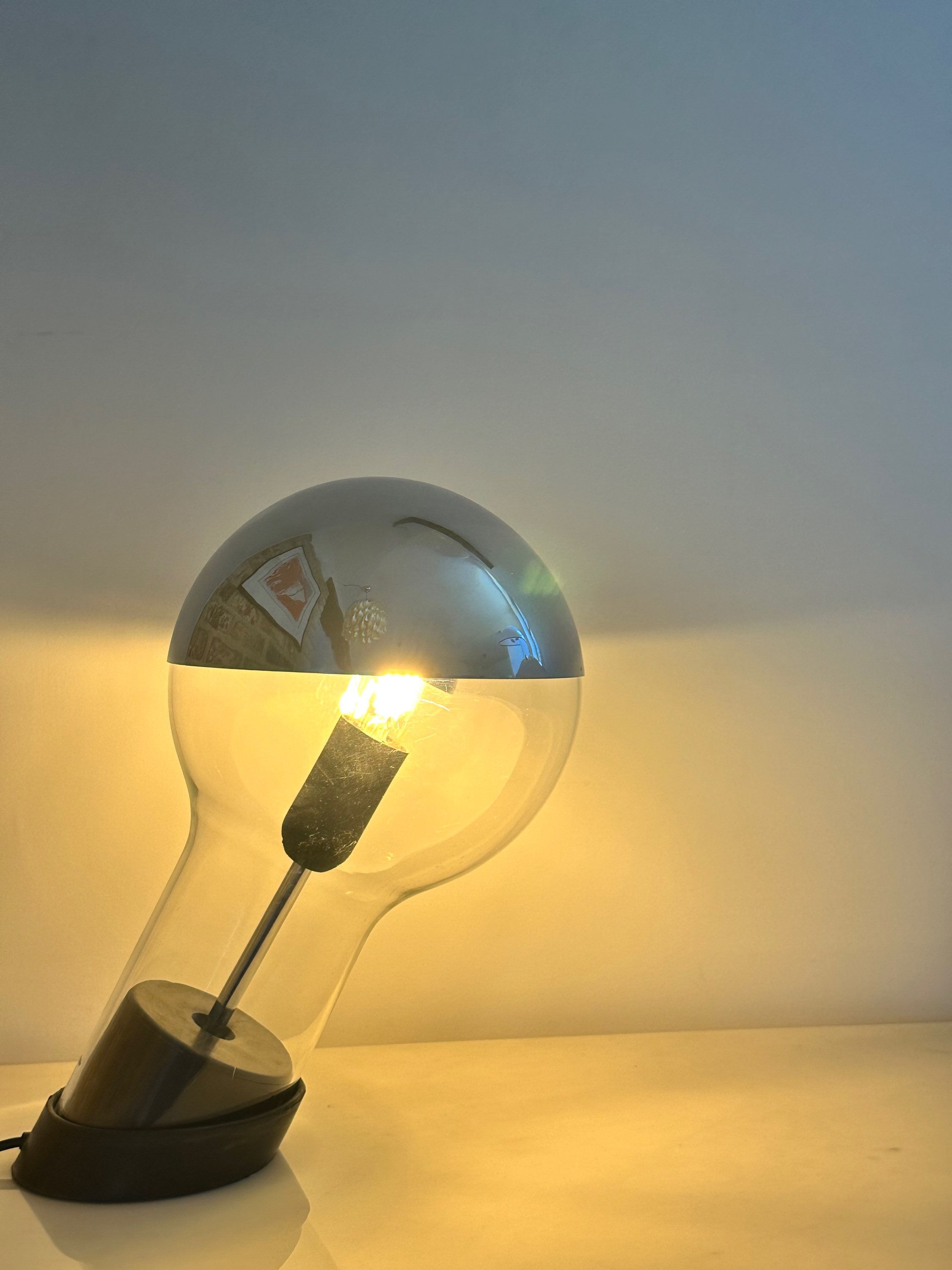 Leonardi Cesare, Pupa lamp