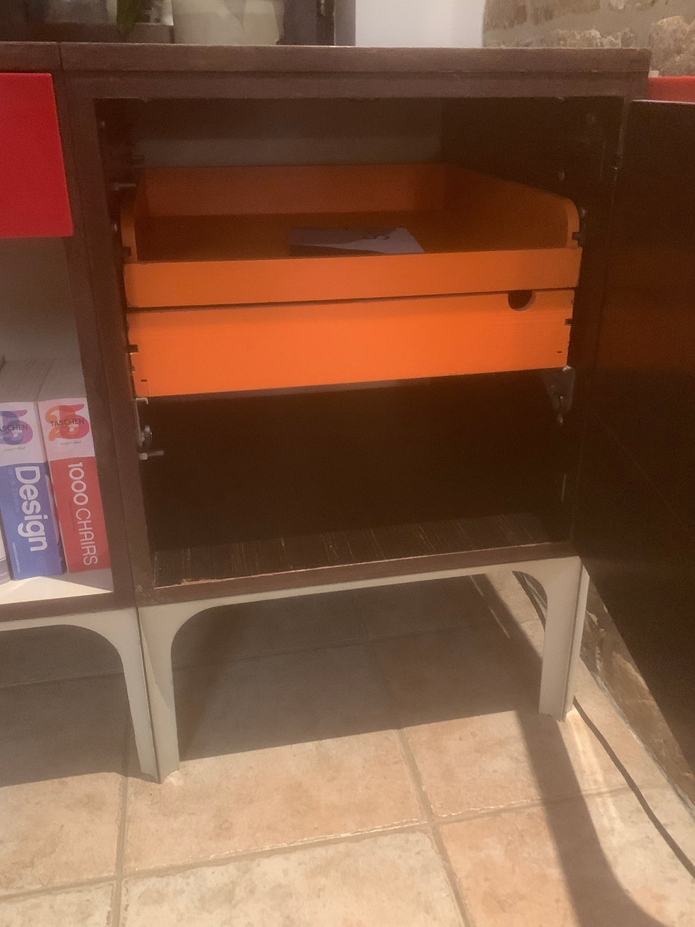 Thumbnail: Raymond Loewy desk