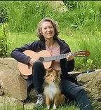 Christelle guitare et Skye.jpg