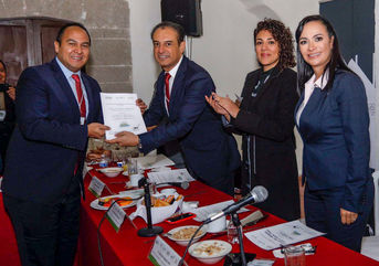 NOMBRAN A JUAN CARRILLO PRESIDENTE DE LA COMISIÓN DE CAMBIO CLIMÁTICO Y
SUSTENTABILIDAD
