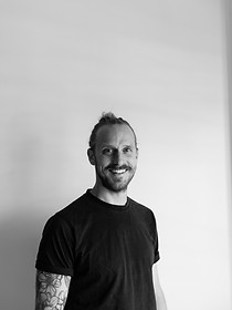Headshots_Florian_Cross-2.JPG