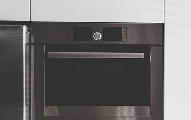 Oven store and fridge