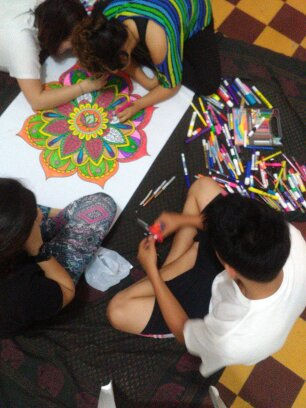 TALLER SANADOR AYURVEDICO PINTANDO MANDALAS