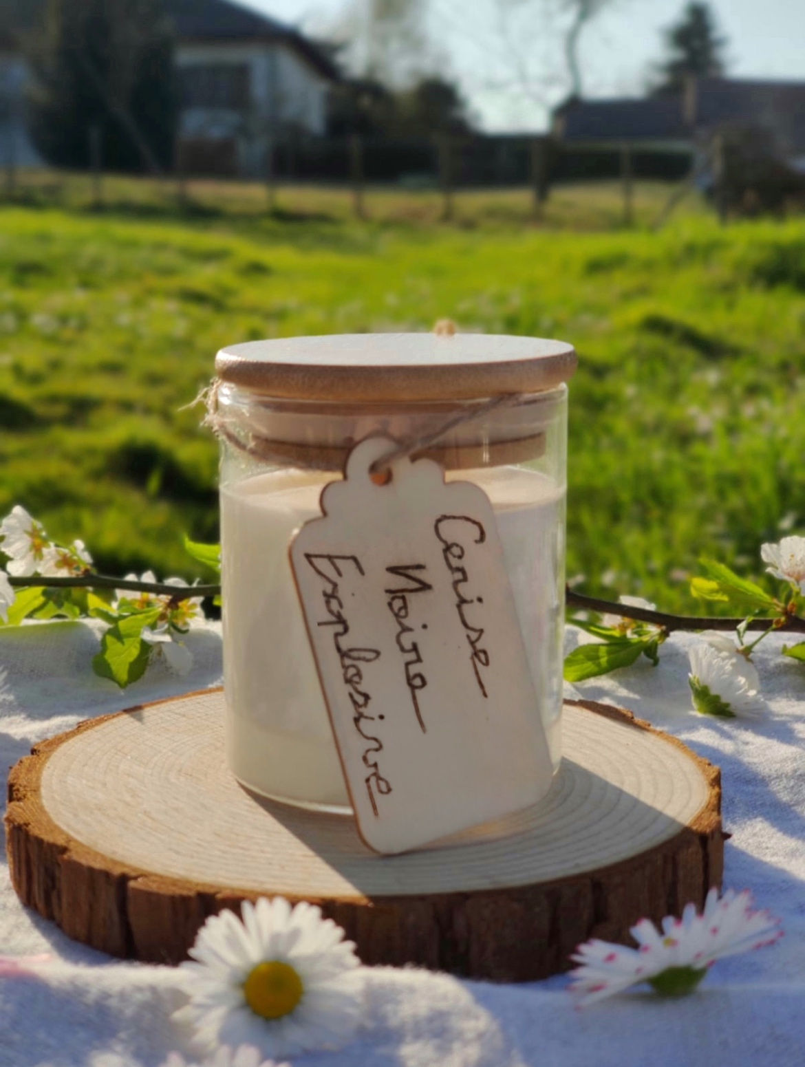 Bougie cerise noire explosive