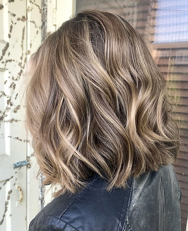 Golvende bob met bronde balayage