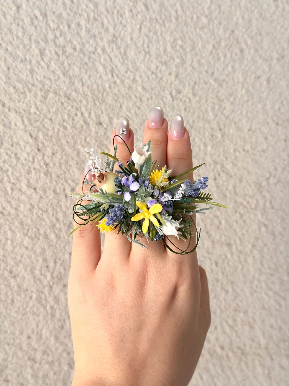 Thumbnail: Flower Ring (Irregular shape)